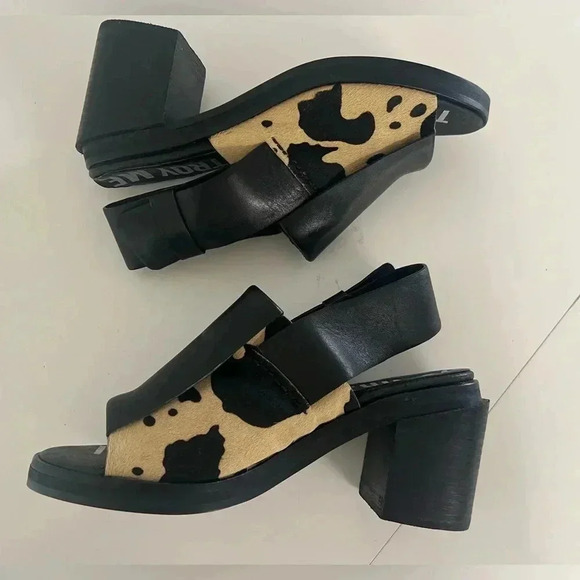 I Desire The Things That Will Destroy Me Chai Ankle Strap Black Leather Sandals - Picture 4 of 13